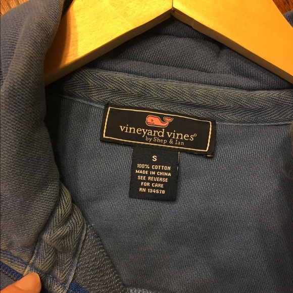 Vineyard Vines Quarter Zip - Picture 5 of 5